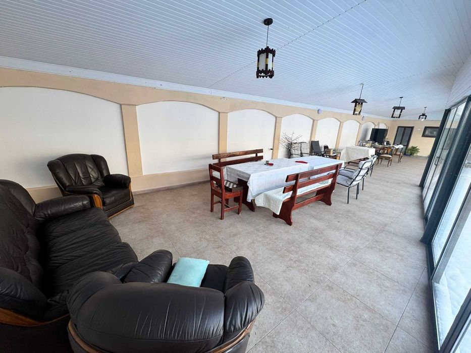 Terasa privata de 80 mp acoperita si izolata fonic inchiriere