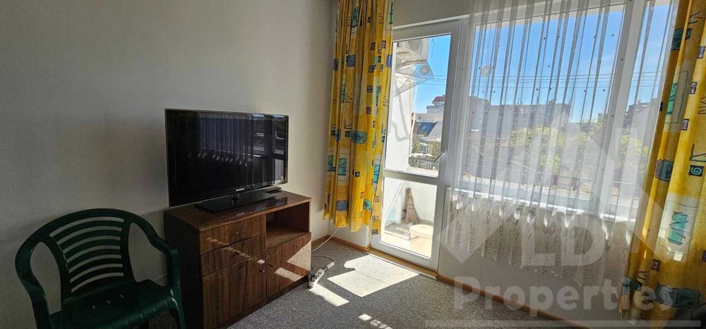 Дава се под наем Тристаен апартамент в Варна, Център - 80 кв.м за 698.19 € - Снимка #3