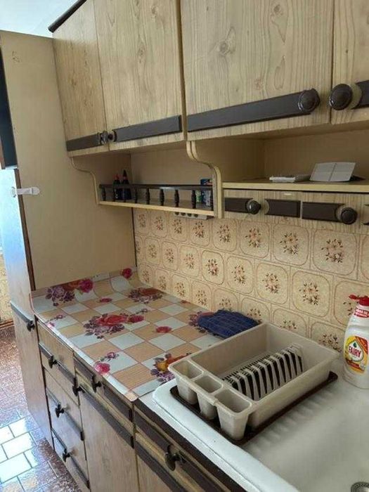 Inchiriez apartament 3 camere decomandat Pitesti , cartier T. Vladimirescu ,etj 1. langa autogara sud