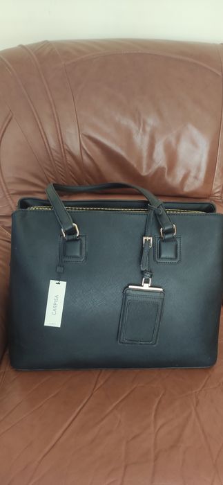 Нова дамска чанта Carpisa