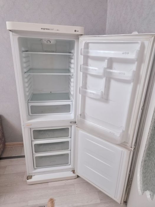 Продам холодильник
