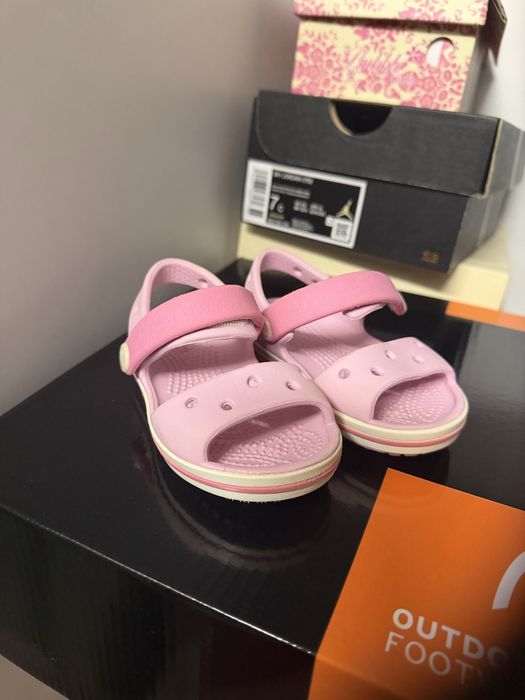 Sandale fete Crocs marimea 19