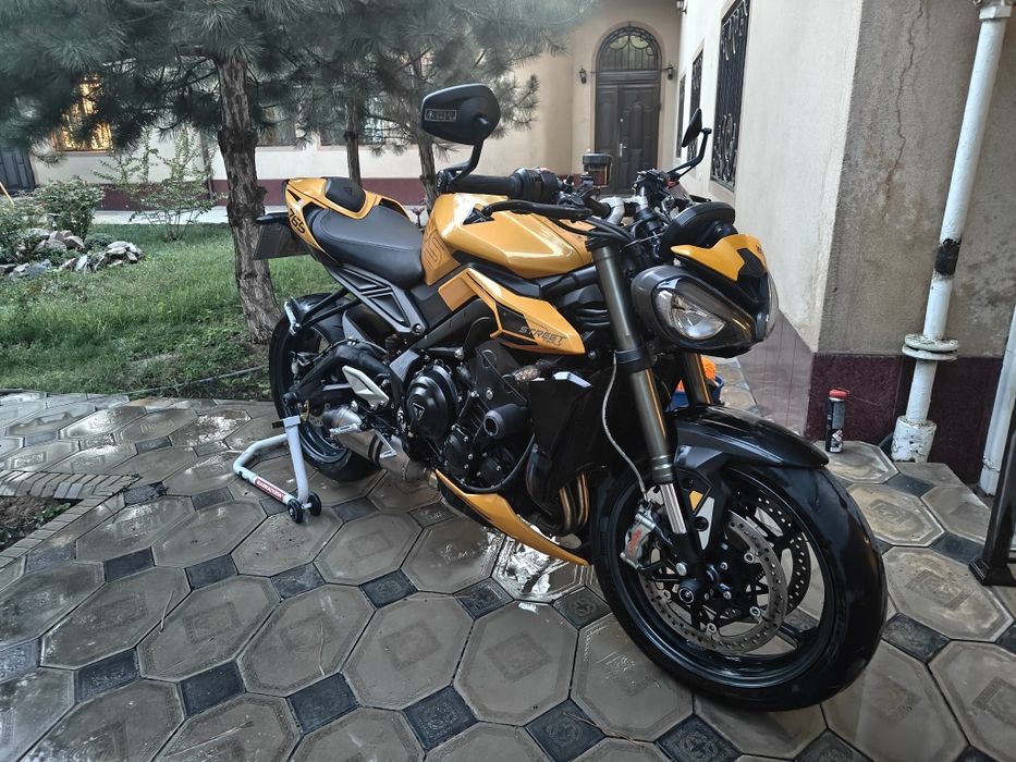 2023 Triumph Street Triple RS