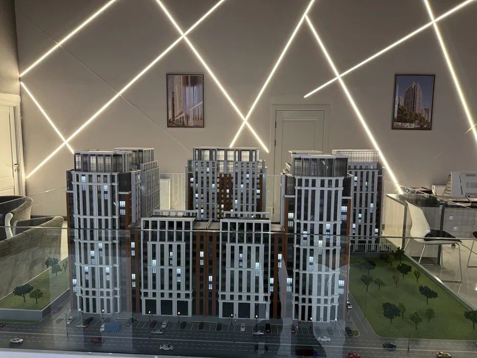 Метро Бий, ЖК Brooklyn , 3-х комнатная квартира , есть парковка.