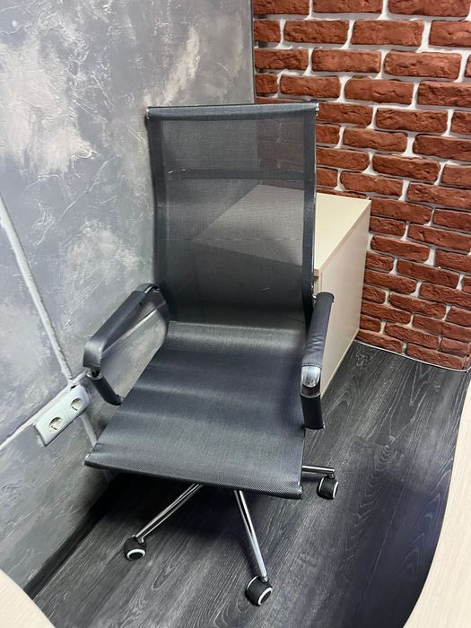 Компьютерное офисное кресло