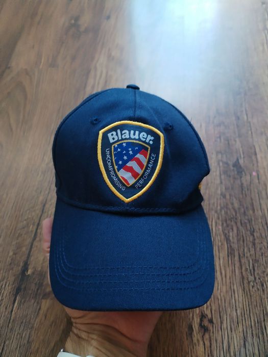 blauer usa - страхотна шапка КАТО НОВА