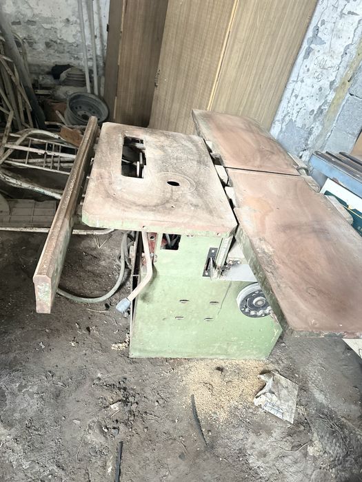 Деревообрабатывающий станок (фуганок/рейсмус).