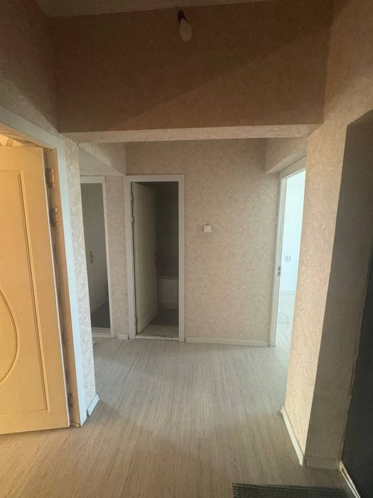 Uchtepa tumanida 2 xona 3 xona qilingan Kv sotiladi.