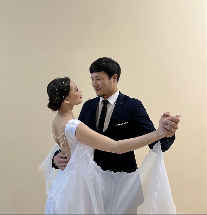 Белое платье . Свадебное