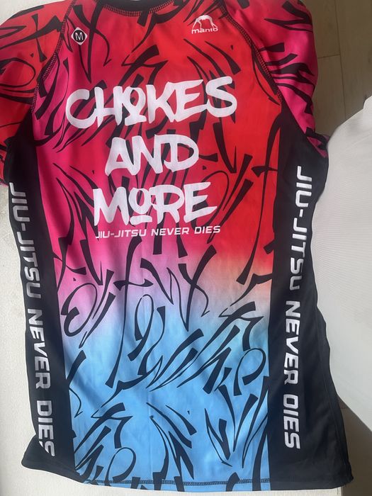 Продам рашгард manto