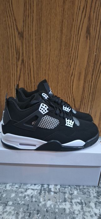 Jordan 4 White Thunder