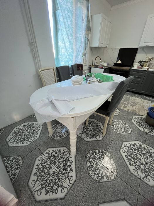 Продам стол и 6 стуля