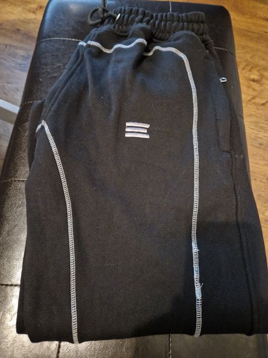 Kroen joggers size: L