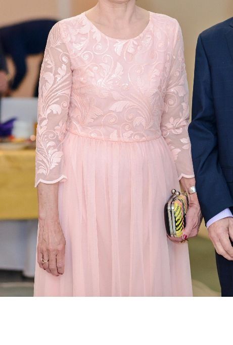 Вечерные женские платье