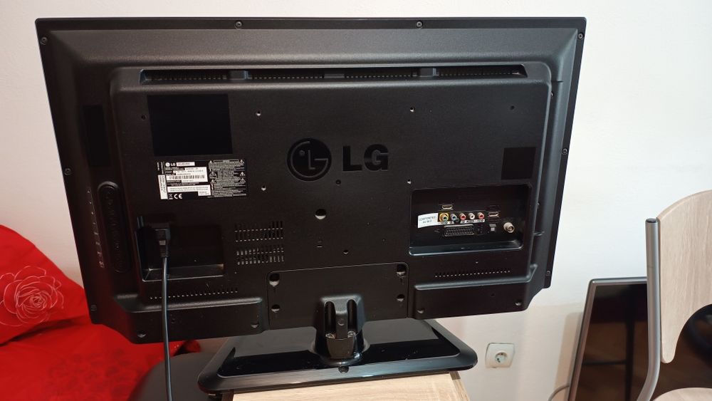 Televizor LG 106 cm Necesită înlocuire leduri