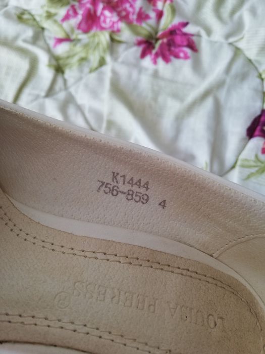 Продам женские туфли