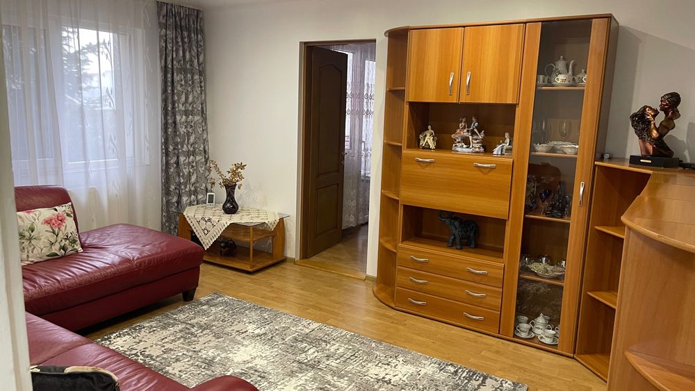 Proprietar, vând apartament 4 camere plus garaj