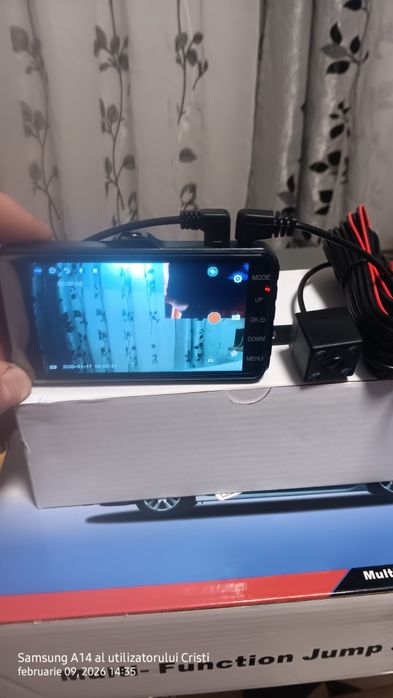 Camera auto cu ecran tactil model nou