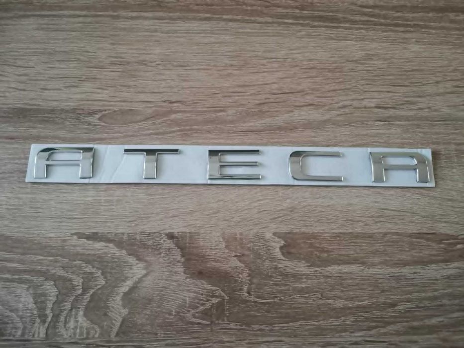 сребрист надпис Seat Ateca стар стил