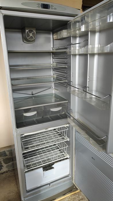 Frigider Gorenje două compresoare