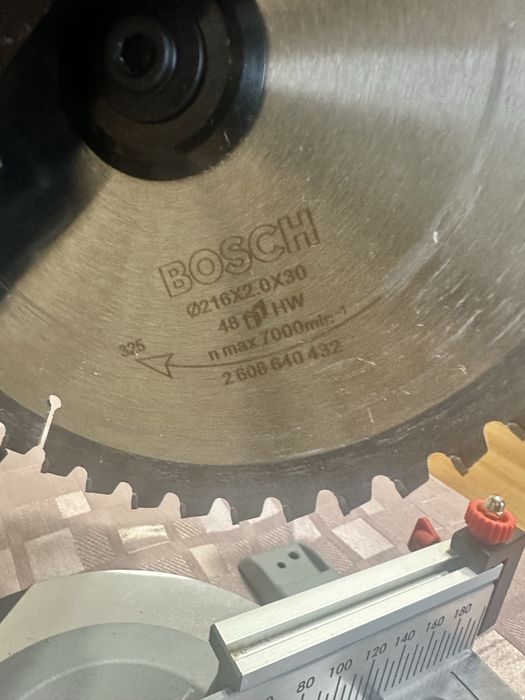 Продам торцевую пилу-углорез BOSCH