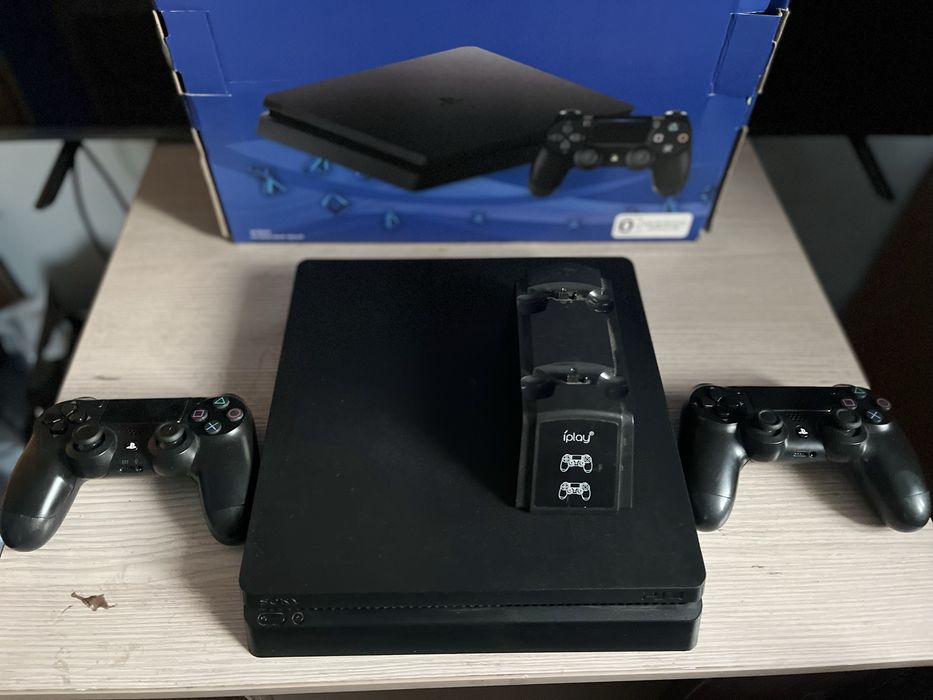 Продам ps4 срочно