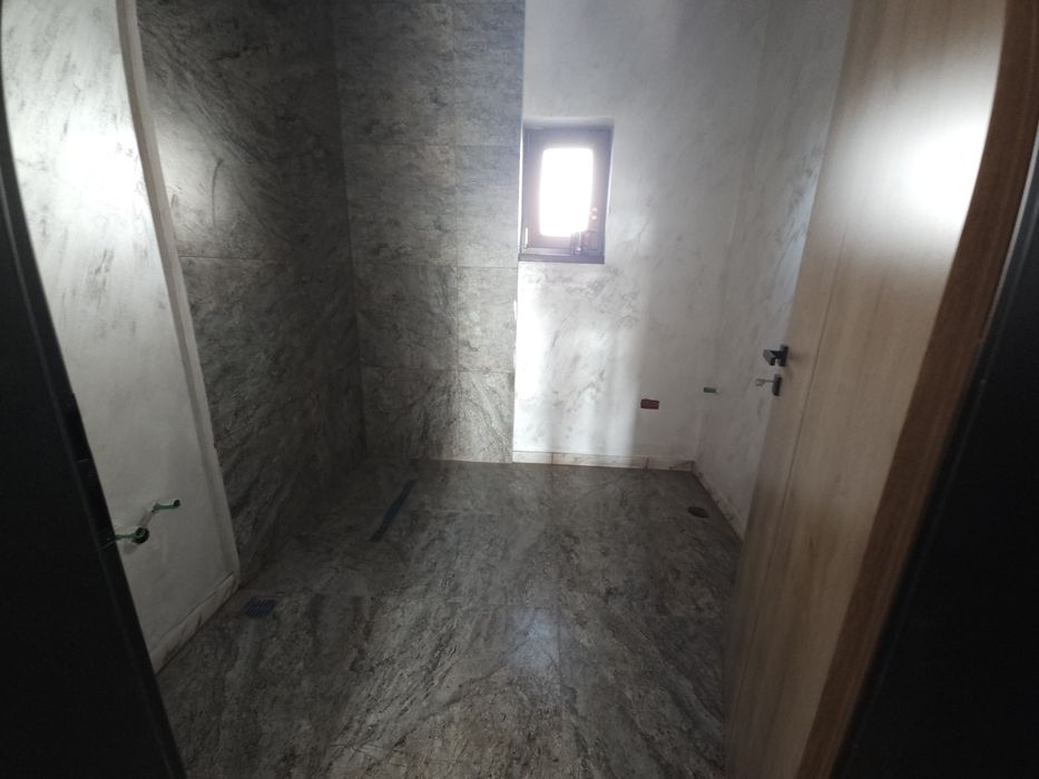 Casa de vanzare Slatioara ( la 2 pasi)