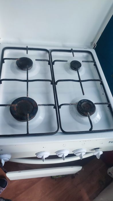 Продам газовую плиту
