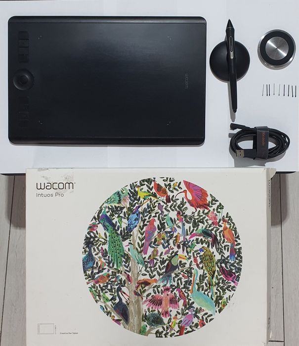 Tabletă Grafică Profesională Wacom Intuos Pro Medium M (PTH-660) Bluetooth & USB C - Pro Pen 2 - Pachet Complet Cutie
