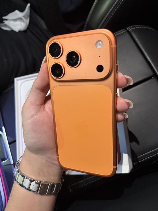 Iphone 17 pro 256 гб orange