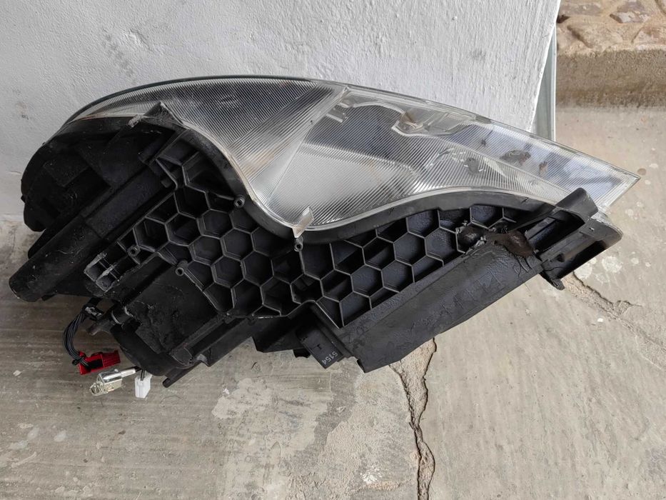 Фар Skoda Superb Bi-Xenon LED десен / Фар Шкода Суперб Оригинален