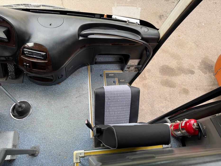 Автобус сотилади Бартер хам бор