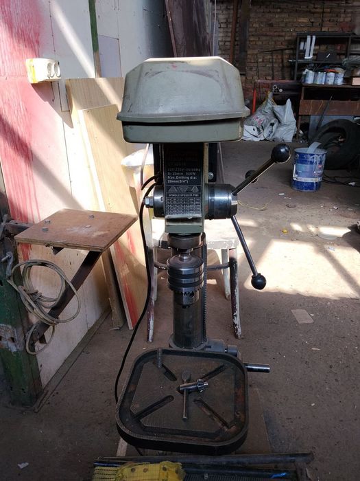 Сверлильный станок