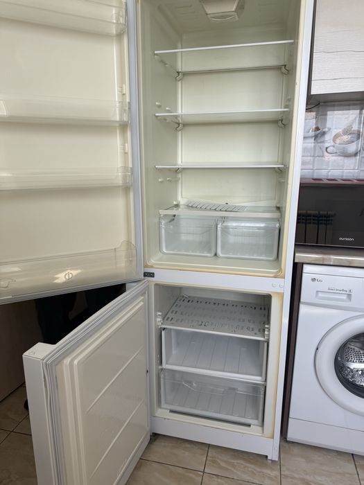 Холодильник Indesit