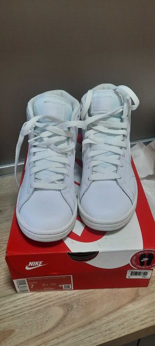 Маратонки nike court