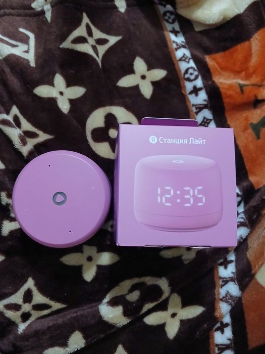 Умная калонка алиса