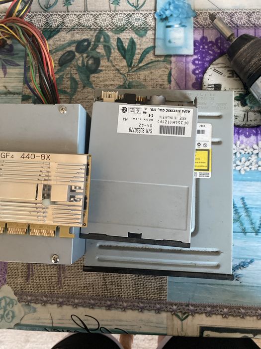 piese pc anii 2000