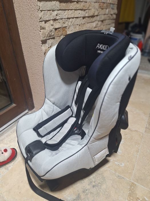 Scaun copii  0 -25 kg Axkid minikid varsta  2 - 6 anini