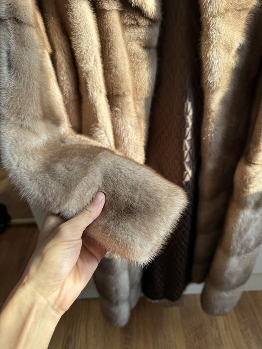 Продам норковую шубу