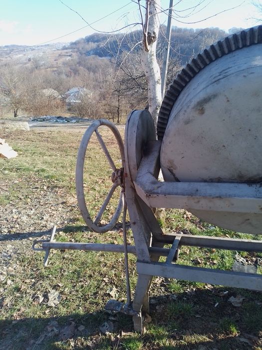 Se vinde betonieră.