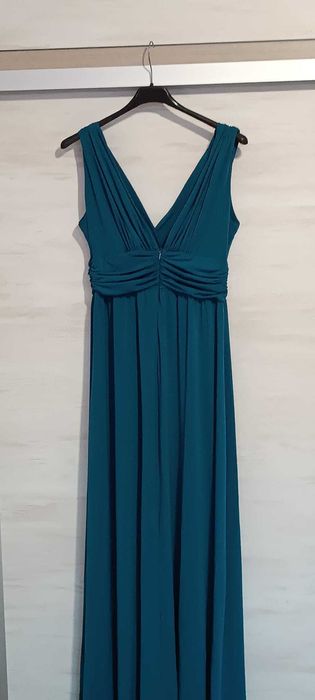 Официални рокли в отлично състояние Обличани са само по веднъж.