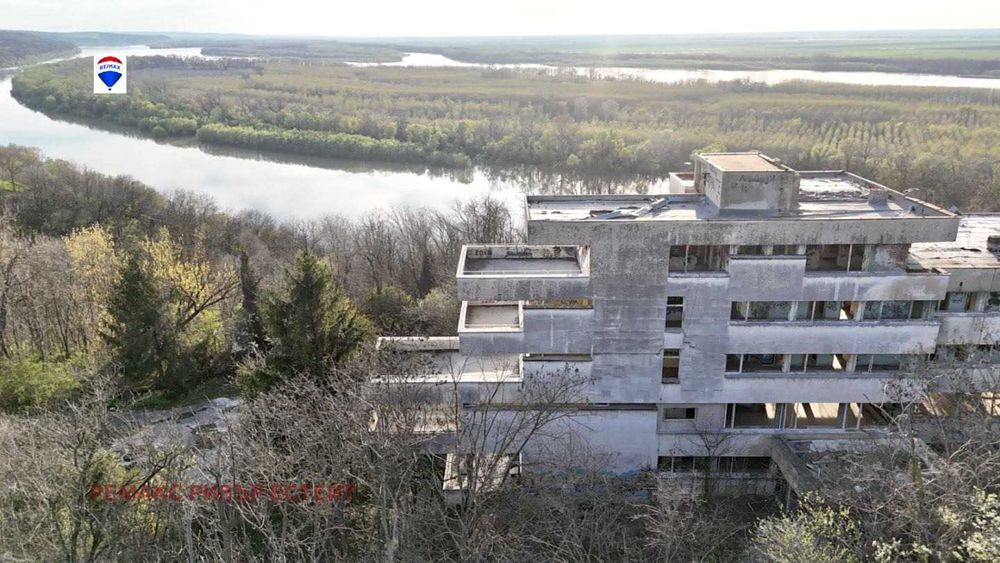 Продава се Хотел в Русе, Долапите - 2317 кв.м за 145 €/кв.м - Снимка #9