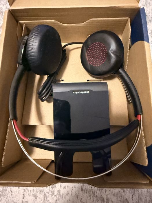 Poly Voyager Focus UC Headset Noi