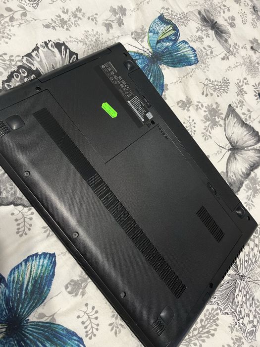 Vand laptop Lenovo