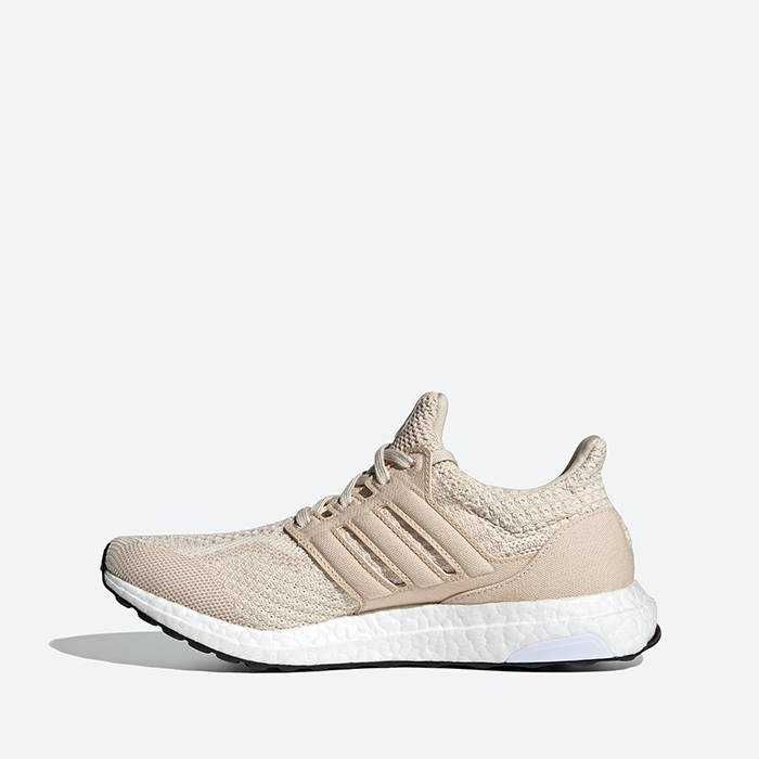 Дамски маратонки  ADIDAS ULTRABOOST DNA 5.0  Оригинални  EU39 1/3 - 40