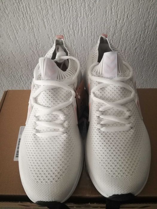 Нови дамски маратонки Hummel