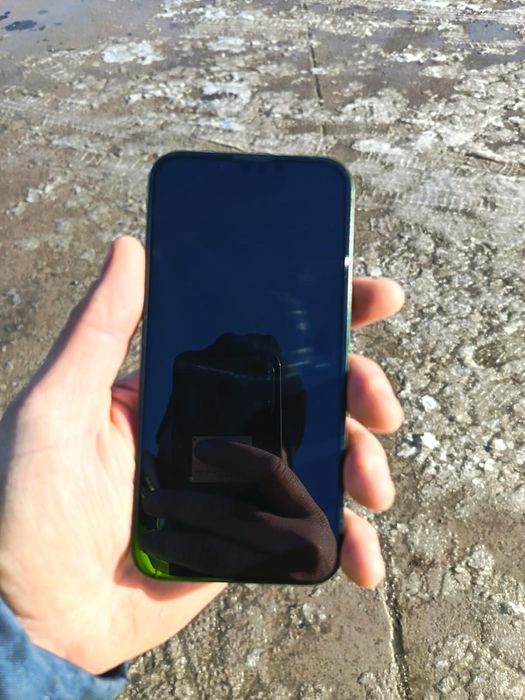 Iphone 13 verde inchis