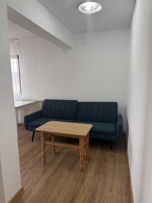 Inchiriez Apartament cu 3 camere Bl. Poitiers