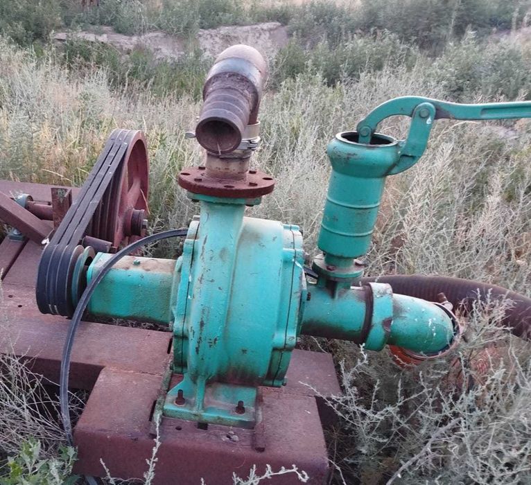 Продам поливочный насос