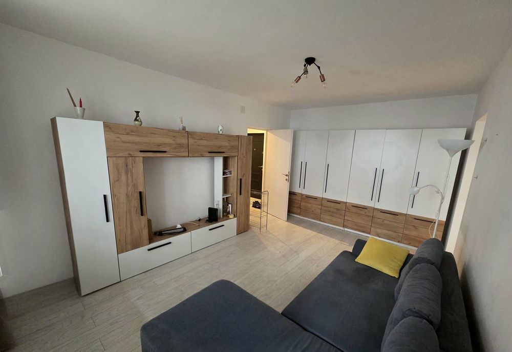Apartament 3 camere de vânzare moșilor